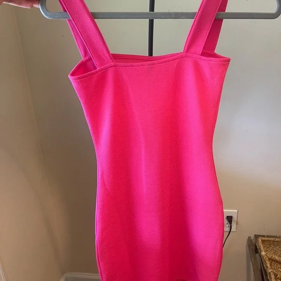 H&M pink tight mini dress - Picture 2 of 3